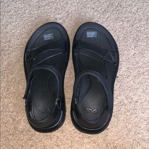 TEVA WOMEN HURRICANE SANDALS